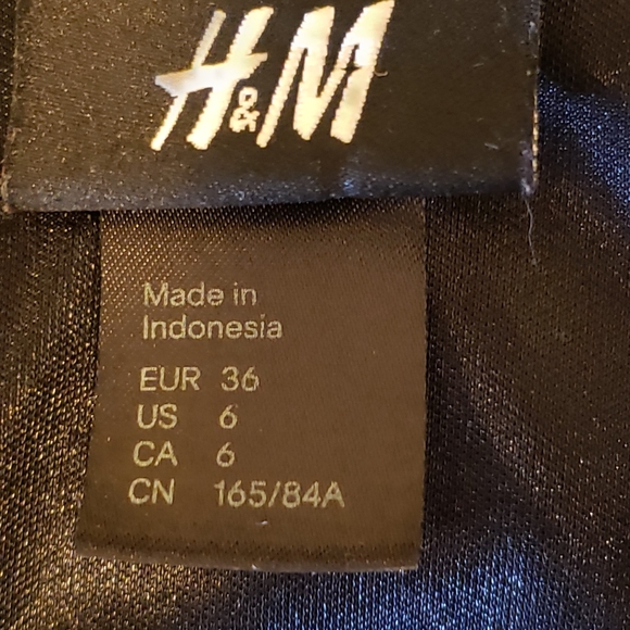 H&M Black Chiffon Top with Soft Ruffles - Picture 5 of 5